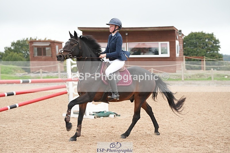 250920-122211-01247 - Cls 10 Pony Foxhunter and 1.10m