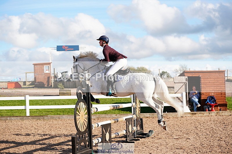241027A-140124-03077 - SUN Cls 15-17 Children on Horses