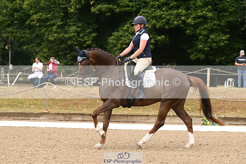 250719A-094113-03018 - 144-Verity.Perry-Vogue