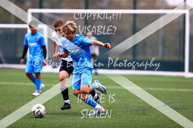 1DX31425 - 2025-10-12 FC Abbey Meads U15 Blue V Hungerford Town Juniors U15 Black