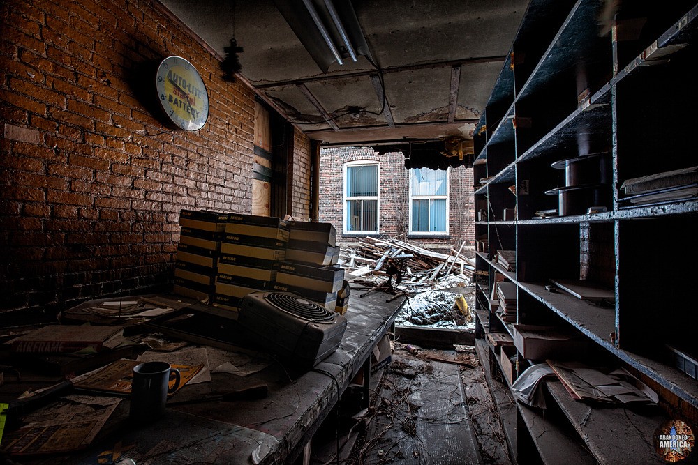 RJ Loock & Co. (Baltimore, MD) | Collapsed Wall - R. J. Loock Auto Parts