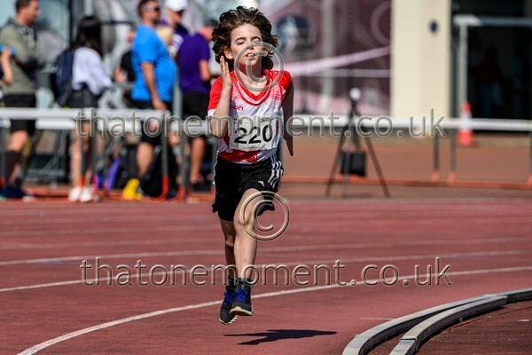 West25Sat-928238 - Track Male