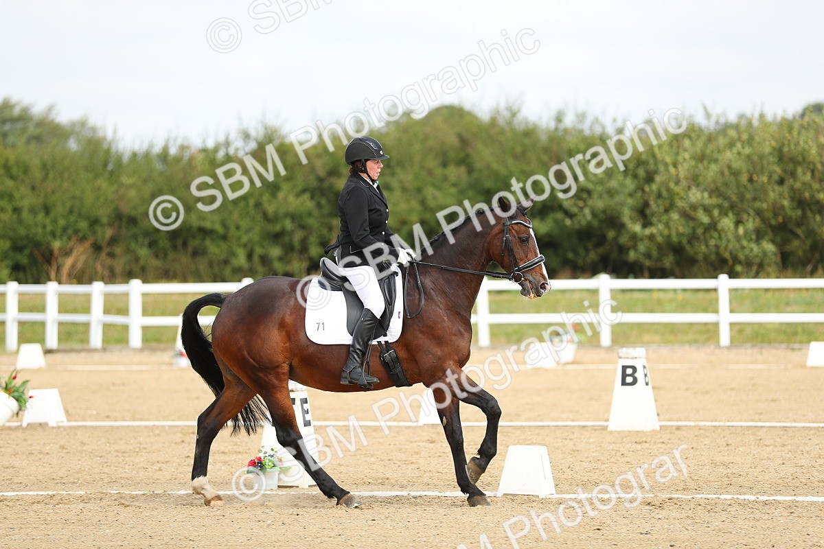 SBM_016372 - Class 13 - Novice 23 - 11.25-12.35