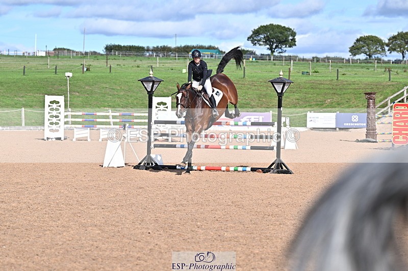 260923B-151619-00944 - Cls 06 Snr Fox & 1.20m Open
