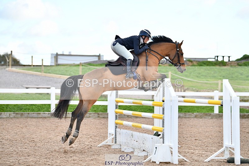 231110A-143113-00778 - Cls 6 Foxhunter & 1.20m Open