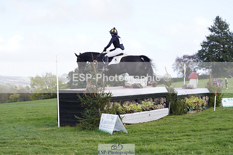 241025-151108-09067 - 215-Chloe.Livesey-SPORTSFIELD.LORD.LIVESEY