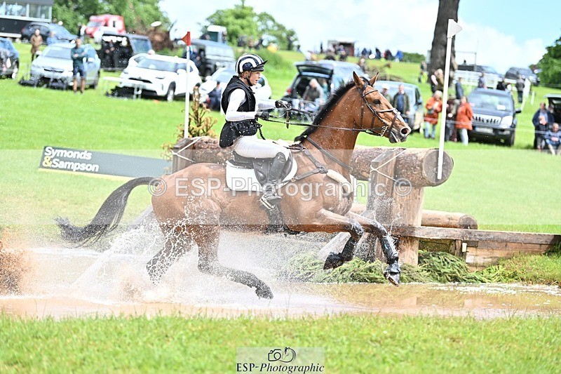 240526-141645-23869 - 501-BRUNO_FG-Edie_Campbell