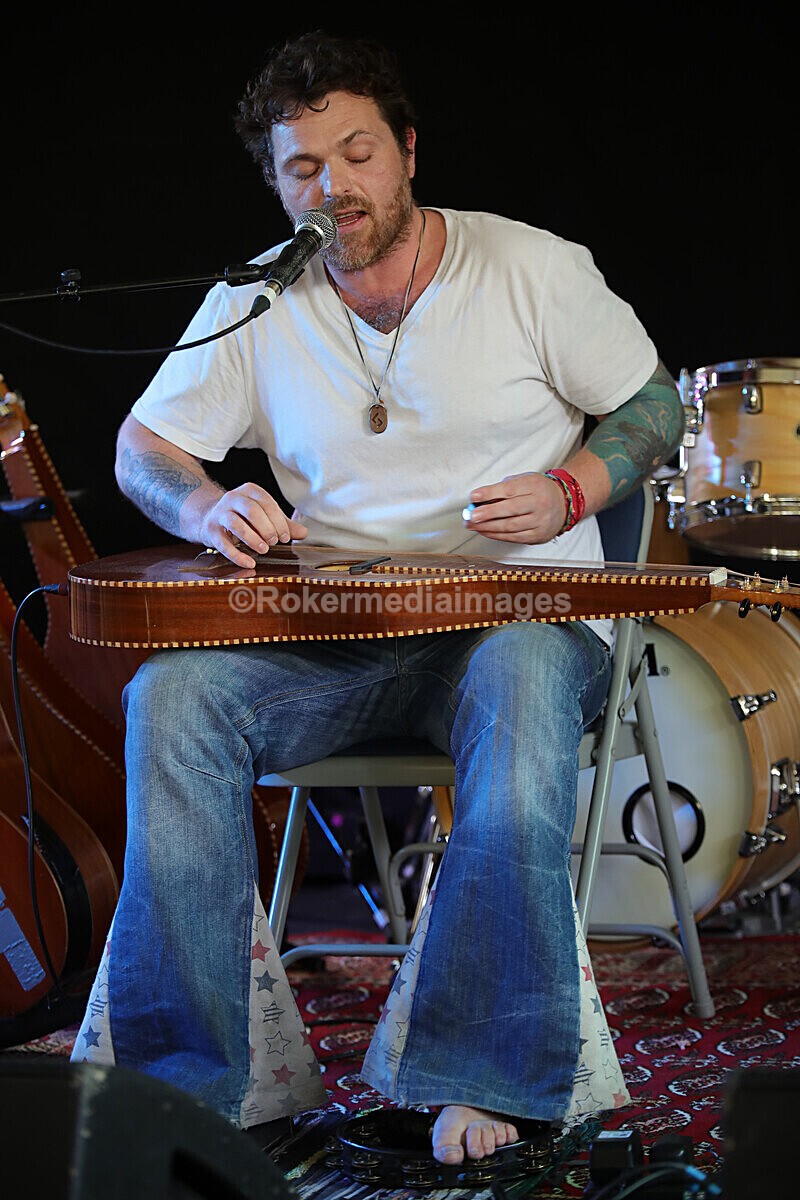 FOLK N BLUES-217 - FOLK and BLUES SEPT 2022