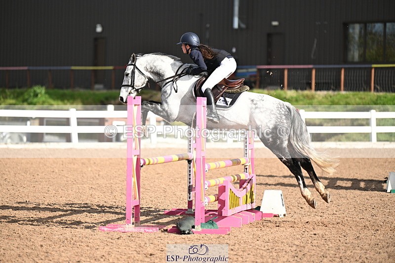 241026A-120113-00860 - SAT Cls 8 Pony Discovery and 90cm Open