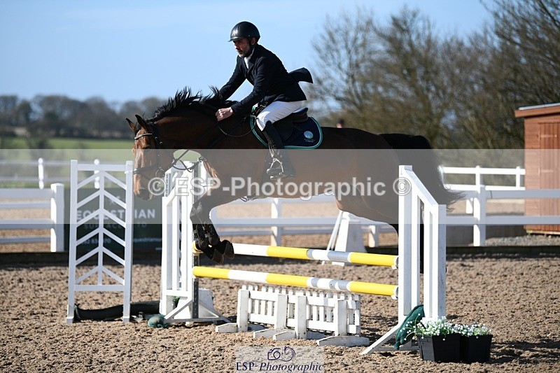 250330-100419-05979 - Cls 32 British Novice and 90cm