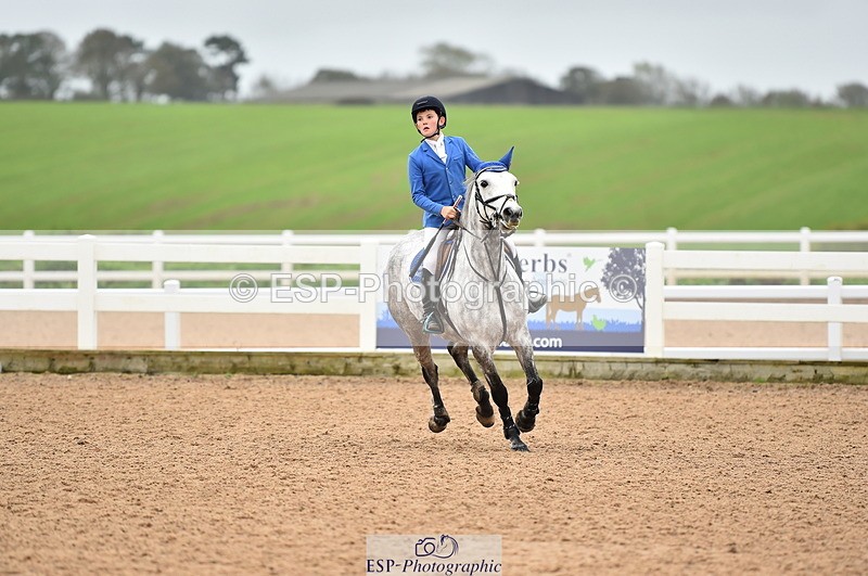 231028A-131644-01648 - Cls 4 Newcomers & 1m Open