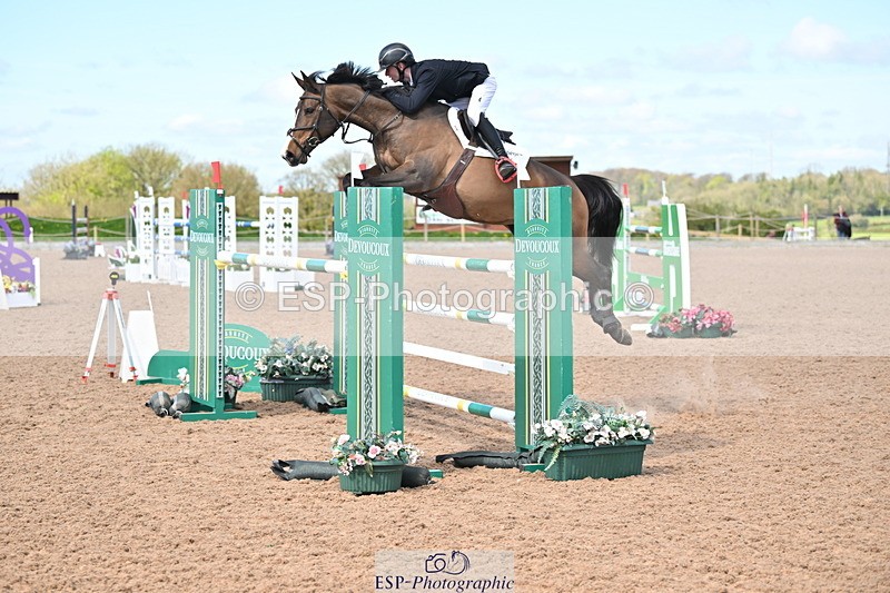 240418A-110627-02451 - Cls 5, 2 Star Medium Tour 1.35m