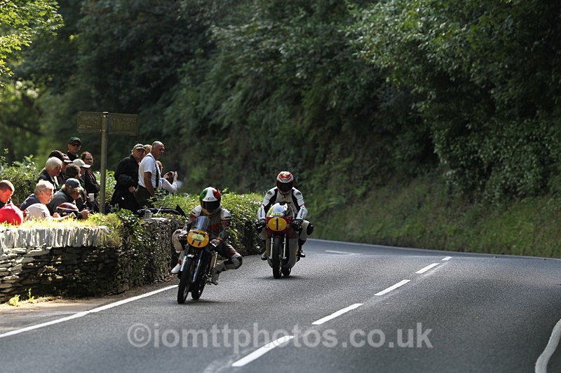 FOM_1260 - Classic TT Lap of honour
