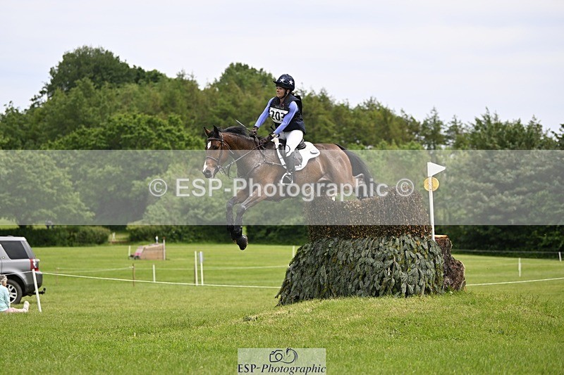 240525-144515-16561 - 203-OAKPORT_WEST_COAST_EXPRESS-Emma_Wilkes