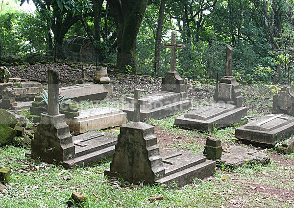 070115 Devils Island Graves - ATLANTIC CROSSING 2006