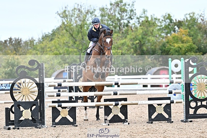 251015-135443-00668 - Cls 4 Newcomers and 1.10m Open