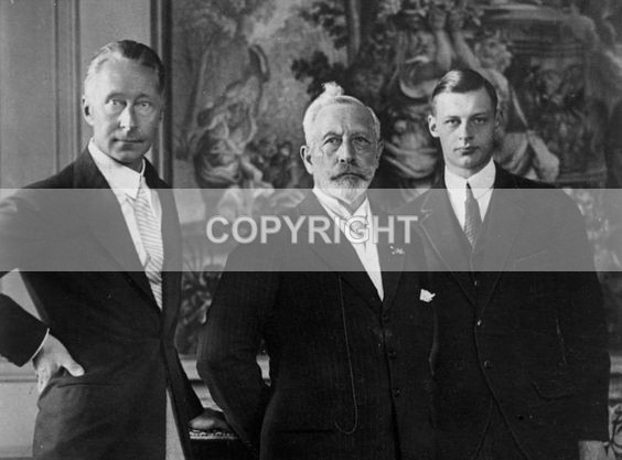 (G-107) Three Generations - German Royals