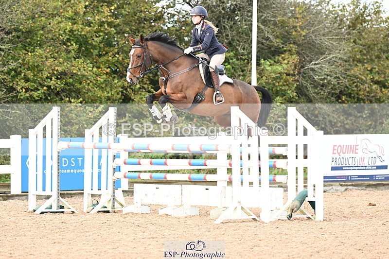 241023A-140338-00956 - Cls 4 Newcomers and 1.10m Open