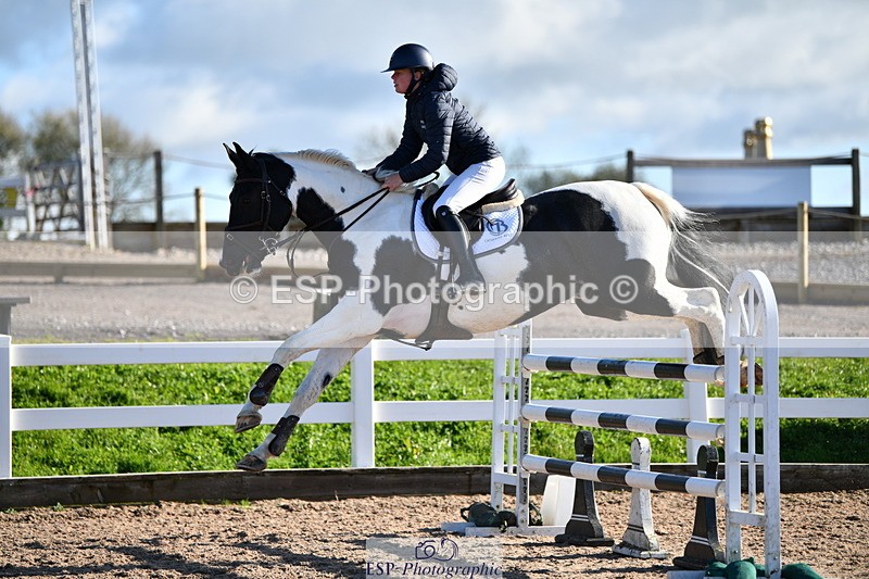 231110A-132120-00533 - Cls 5 Newcomers & 1.10m Open