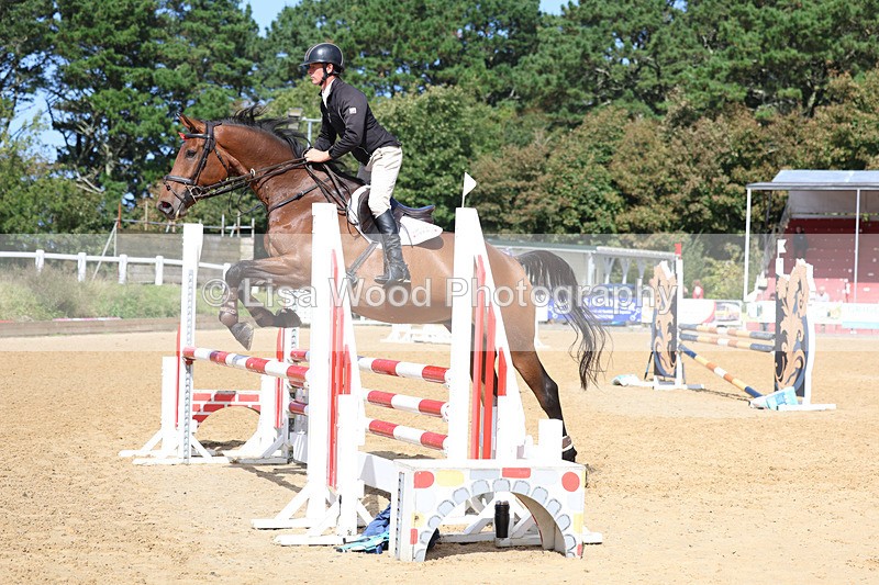 3E7A9313 - Class 9: Senior British Novice/90cm open