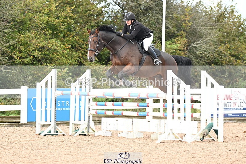 241023A-135222-00911 - Cls 4 Newcomers and 1.10m Open