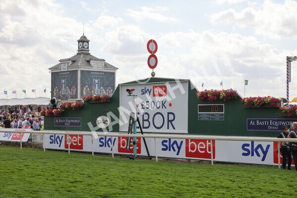 yr20082022r4-180 - Race 4 3.35pm Sky Bet Ebor