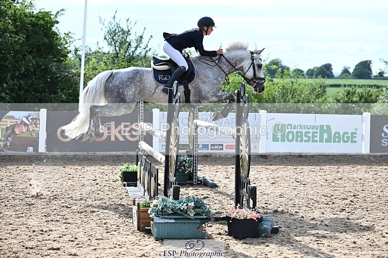 260627-173308-05774 - Cls 27 Foxhunter and 1.10m