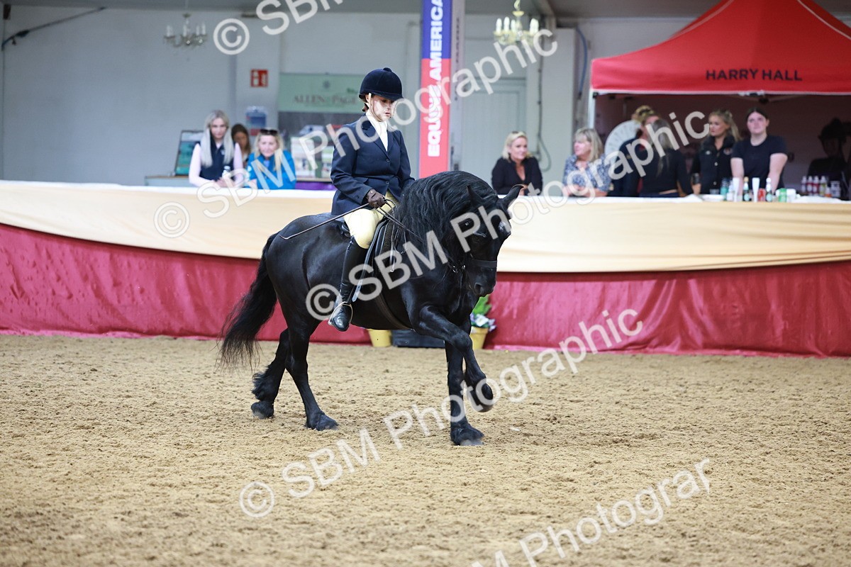 SBM_18803 - Class 952 - M&M Ridden Supreme Final