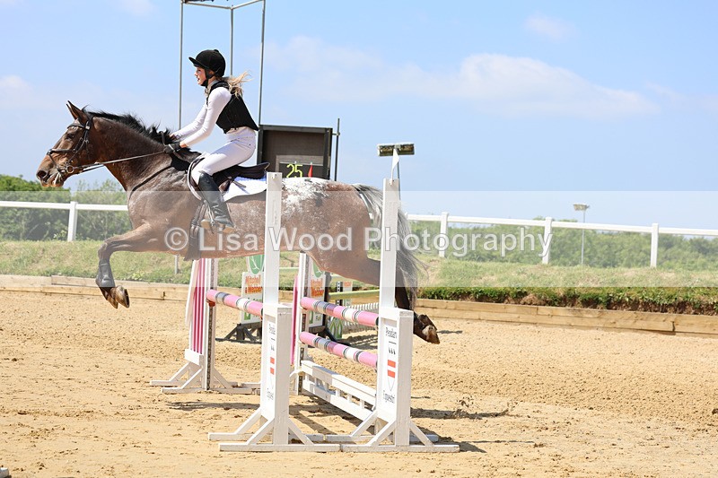 3E7A9921 - Class 9: Senior BN/90cm open