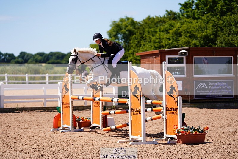 240629A-115650-05114 - Cls 18 Newcomers and 1m Open