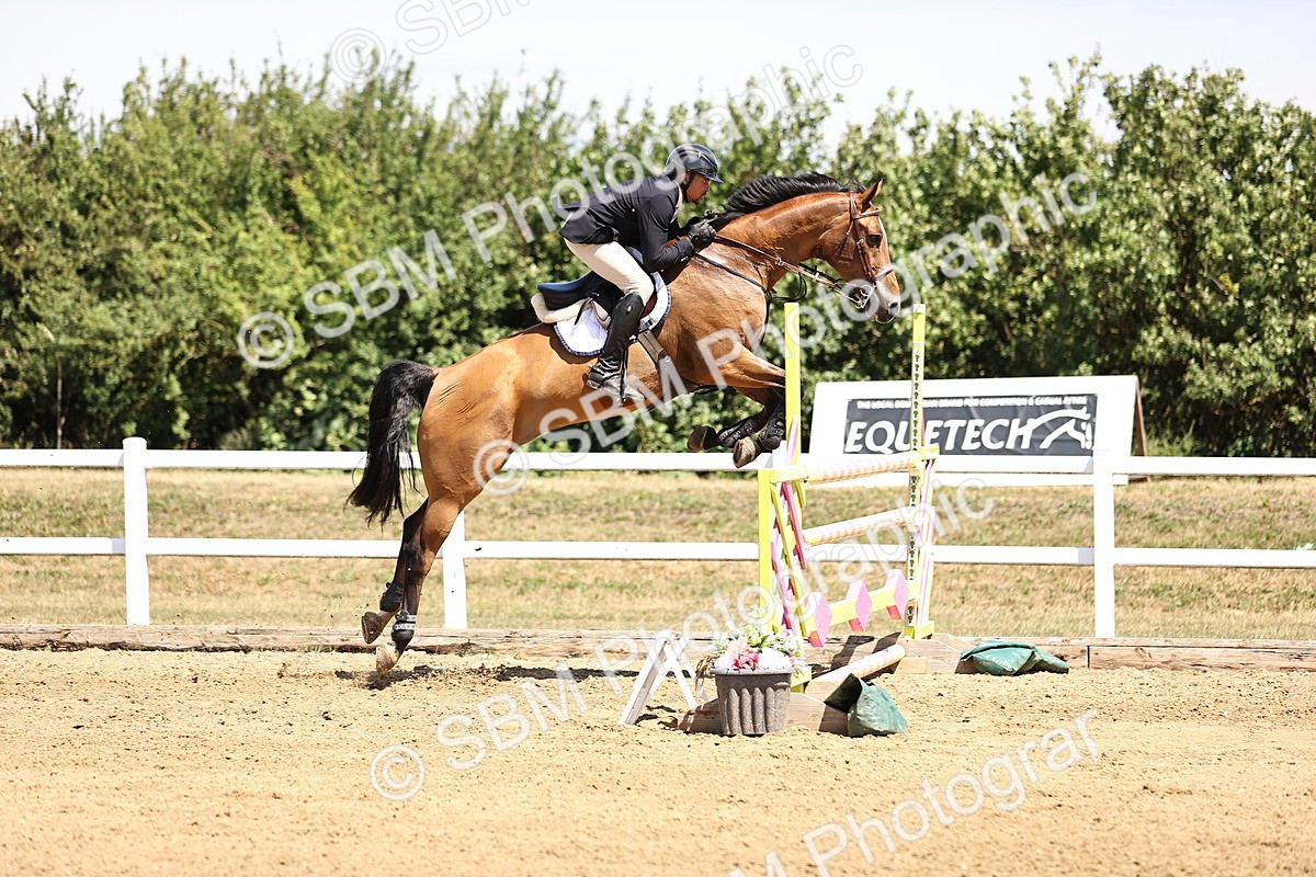 SBM_010076 - Class 9 - Senior Foxhunter - 1.20m Open