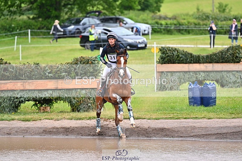 250524A-121109-10110 - B-318-Alexander.Bragg-SHANNONDALE.CONNOR