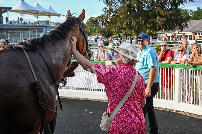 140826-Race 3-Equity Law-9306 - Race 3 18.43pm Heineken 0% Handicap