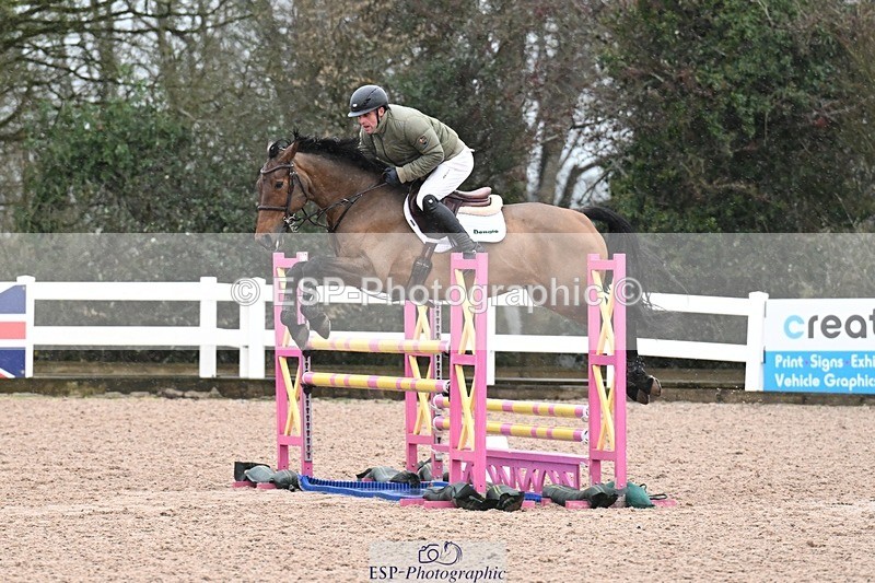 251205-122810-00476 - Cls 7 Snr Newcomers and 1.10m