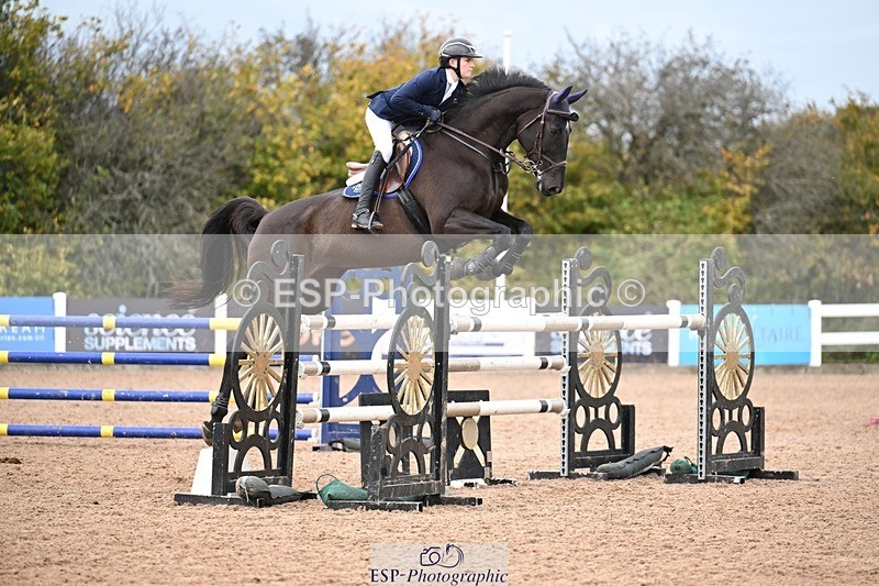 251022-142305-00643 - Cls 6 Snr Foxhunter 1.20m