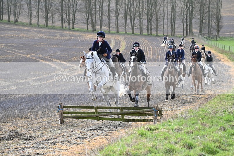 WJ6_8601 - Meet & Line One