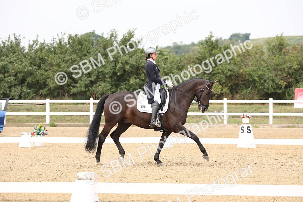 SBM_007545 - Class 9 - FEI INT I - 14.57-15.45