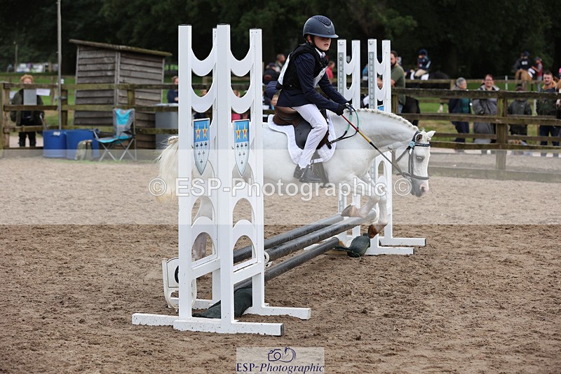 240822X-091855-00440 - 40cm R1 8.30 to 9.30