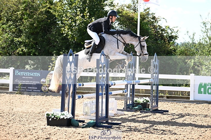 240914A-142604-07623 - Cls 24-S 1.05m Amateur Qualifier