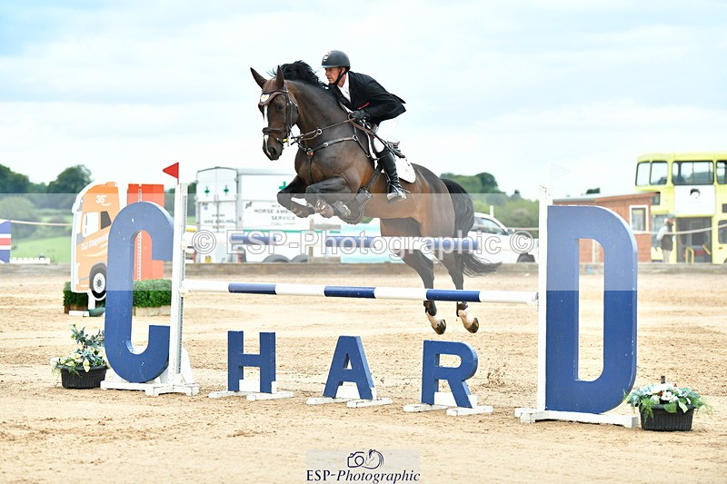 230720A-150059-03661 - Cls 9, 2 Star Big 1.40m Start to break