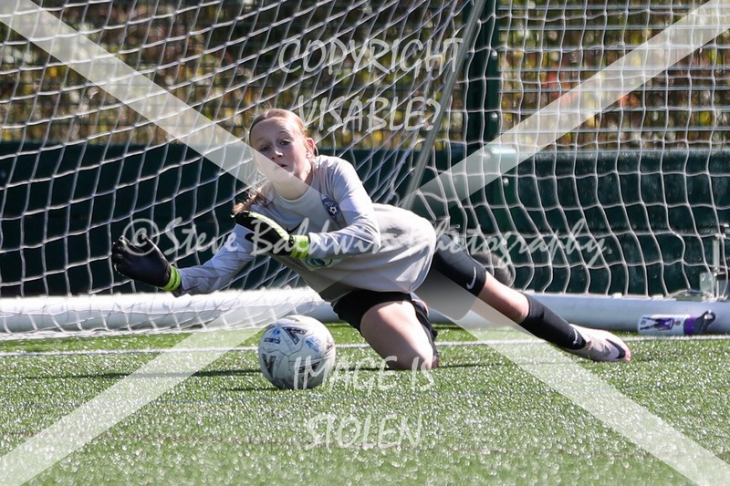 1DX20140 - 2025-09-13 FC Abbey Meads U13 Blue Girls V AFC Corsham U13 Pumas