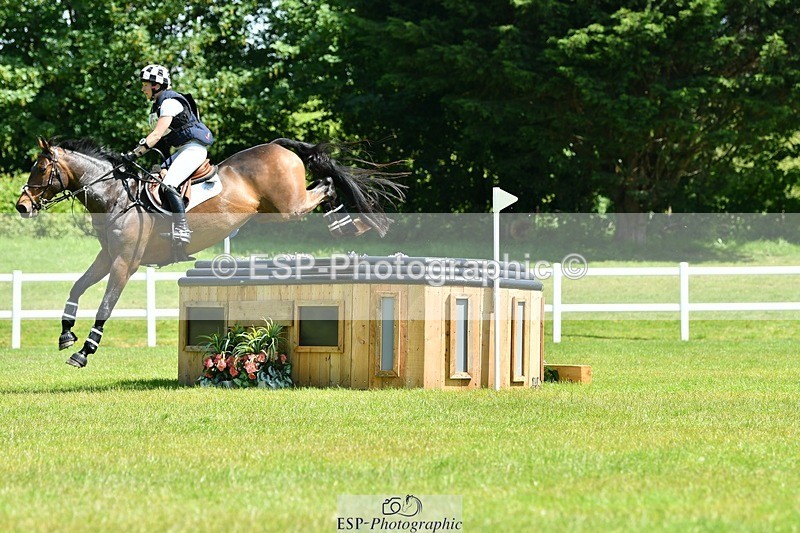 230528-112418-16849 - 407-KING_OF_THE_SWINGERS-Louise_Bradley-XC