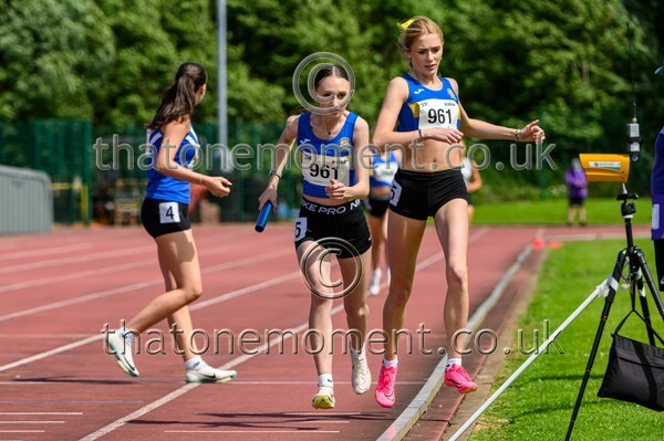 Relays26-922832 - Female Set Three