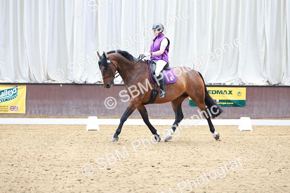 SBM_002296 - Novice 4 - Warm Up