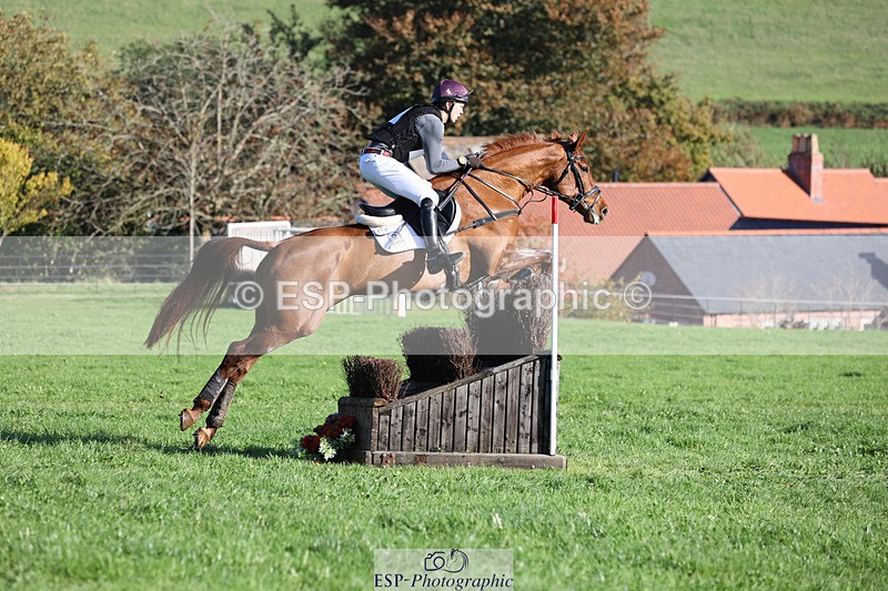 241025-112221-06474 - 017-Louis.Pern-CLASSICTOP.MISS.VIVIENNE