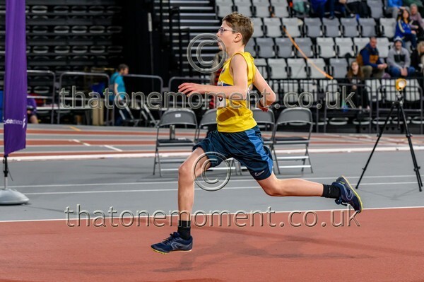 AgeInd25SAT-917744 - Track Male