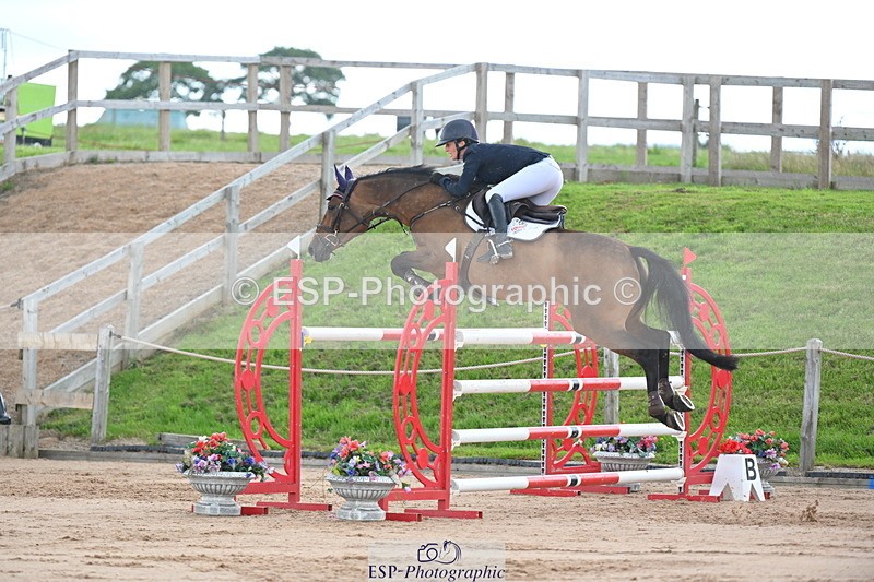 230721A-112435-05641 - Cls 6, 2 Star Medium 1.35m