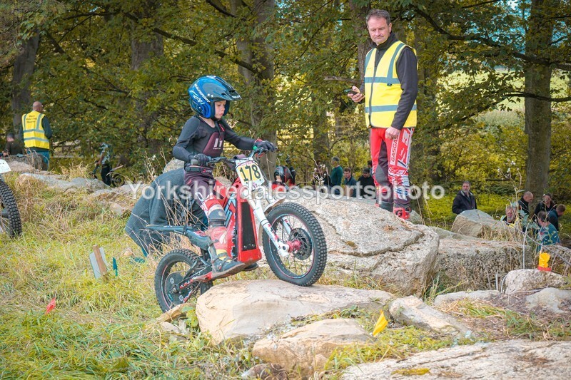 DSCF0391 - Ripon MC Trial 27/09- kids