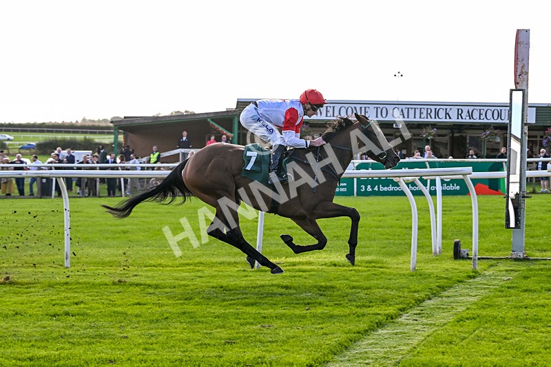 080926-Race 2-Queen Sana-1915 - Race 2 2.28pm Racing TV Club Day Restricted Maiden Stakes