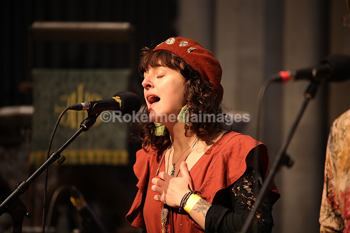 FOLK N BLUES-242 - FOLK and BLUES SEPT 2022